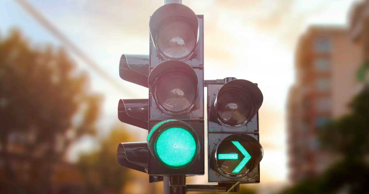 Who Is at Fault in a Right Turn Accident